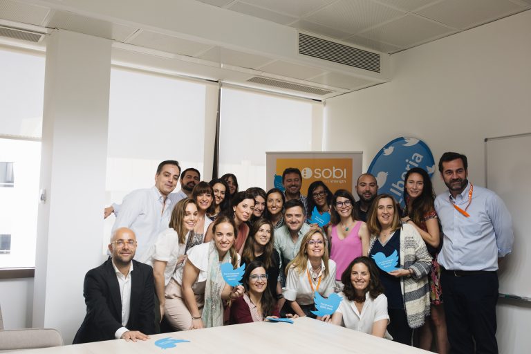 @Sobi_Iberia celebra su primer mes de vida con una charla entre la directora general de Twitter en España, Nathalie Picquot, y los empleados de esta compañía especializada en enfermedades raras