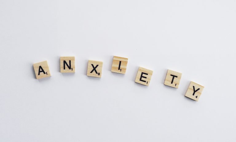 Dolor de brazos y piernas por ansiedad: ¿es posible?