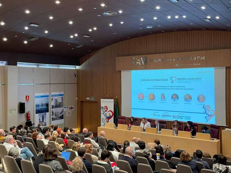 Debate sobre la adherencia terapéutica en la jornada final de la campaña 'Adheridos a nuestra salud'.