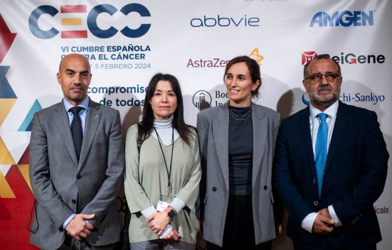 Ministra de Sanidad en evento sobre cáncer