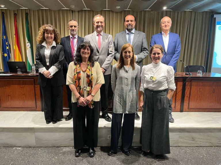 Foto de familia de los ponentes