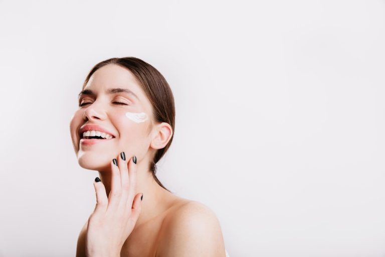 Melanoma: prevención y detección precoz del cáncer de piel más peligroso — Foto de Look Studio en Unsplash