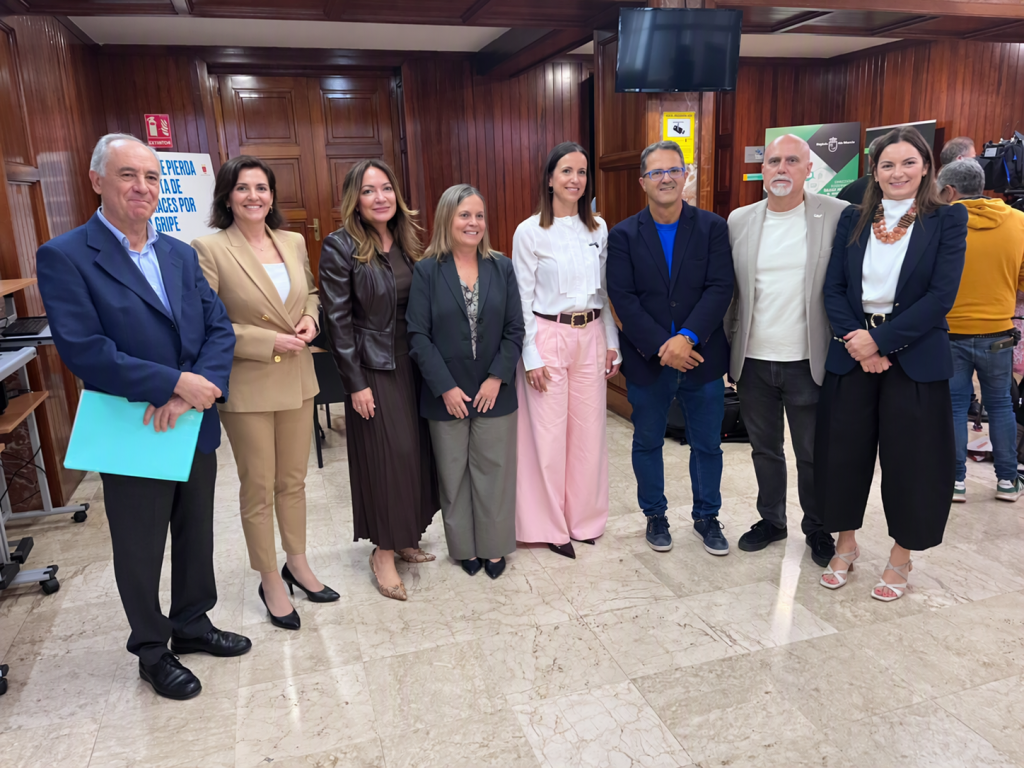 En la inauguración del encuentro han participado Isabel Ayala, consejera de Salud murciana; Juan Carrión, presidente de FEDER y su Fundación, y Fina Lladós, presidenta de Farmaindustria.